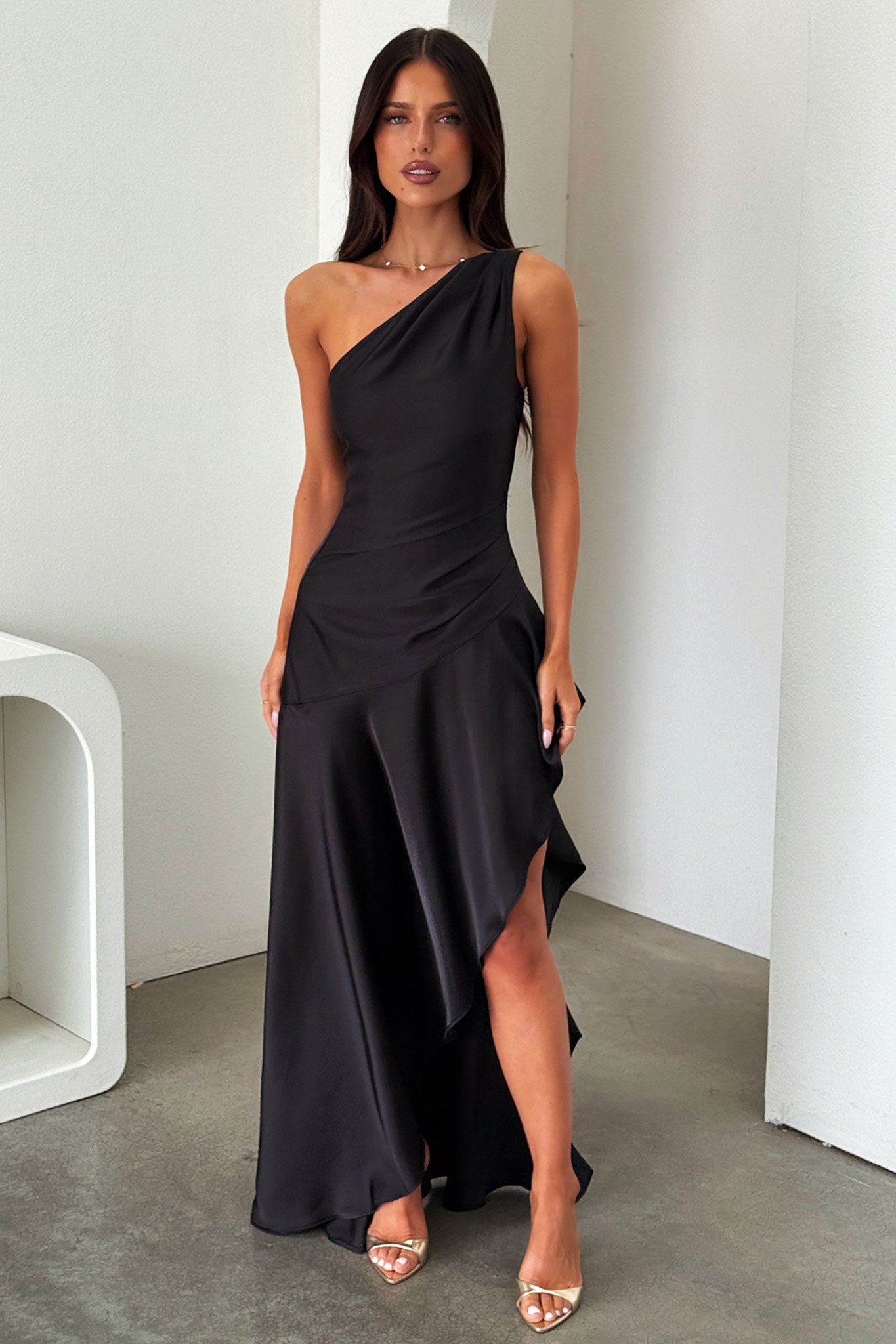 Leni One Shoulder Satin Maxi Dress - Negro